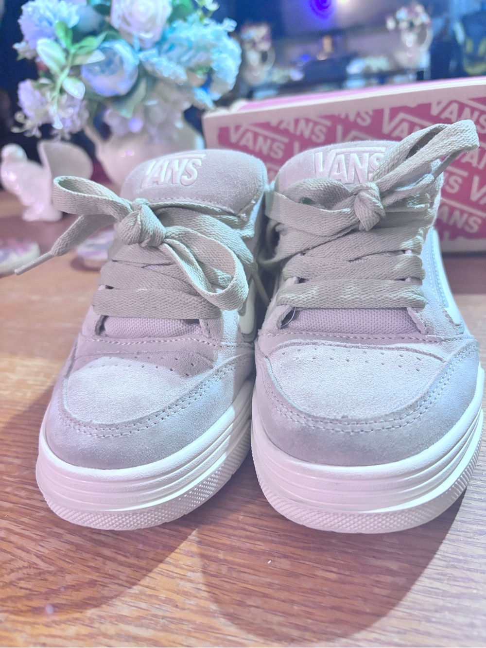 Vans Women Suede Low-Top Sneakers in Light Gray with Olive Laces